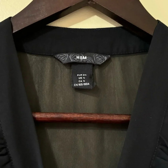 •SOLD•|H&M| Sheer Black Cap Sleeve Ruffle Neck-Bow Top Size S - Picture 3 of 5